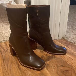 Elegant Brown Leather Women's Boots